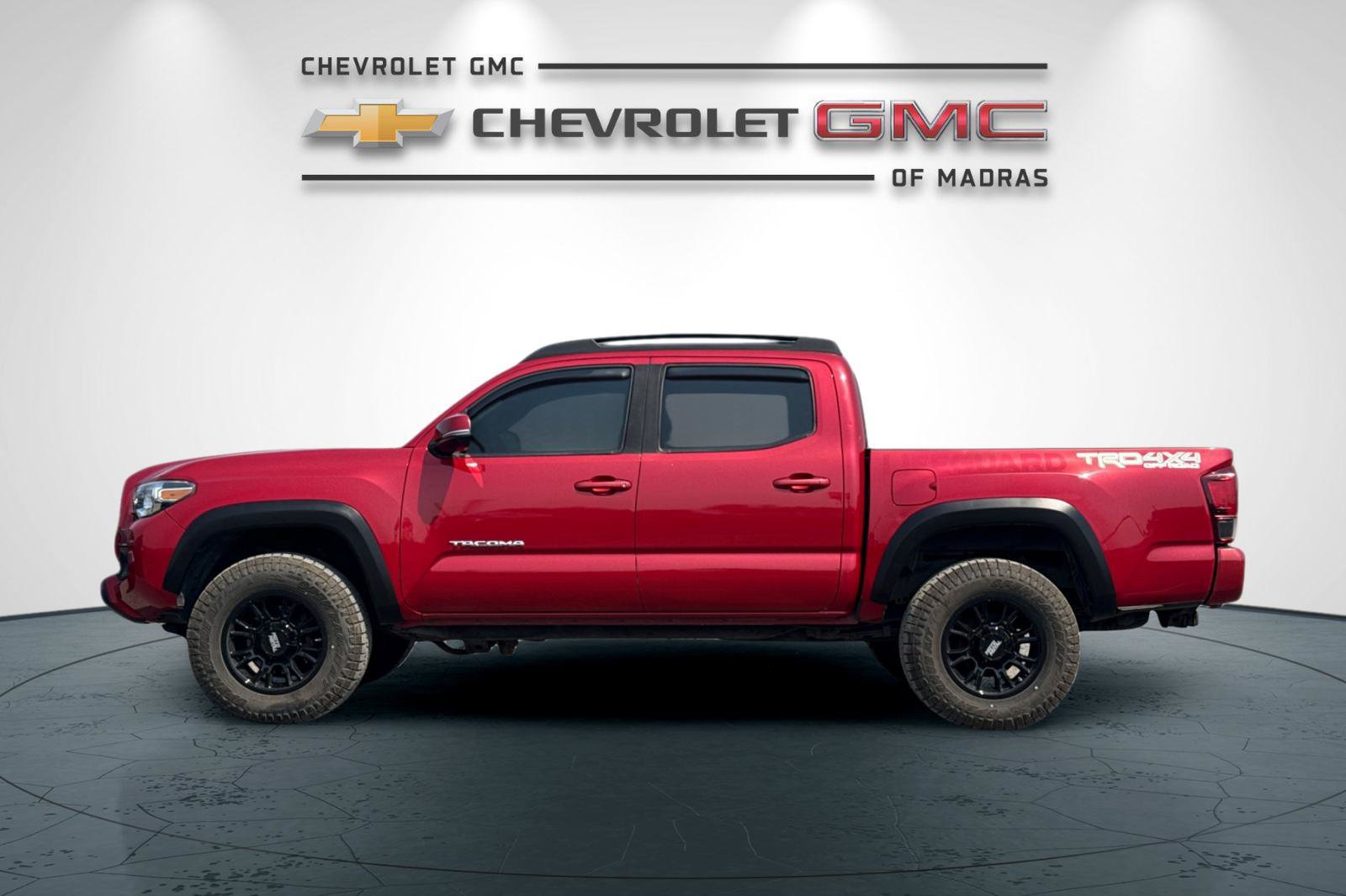 Used 2019 Toyota Tacoma TRD Off-Road AWD/4WD image 6