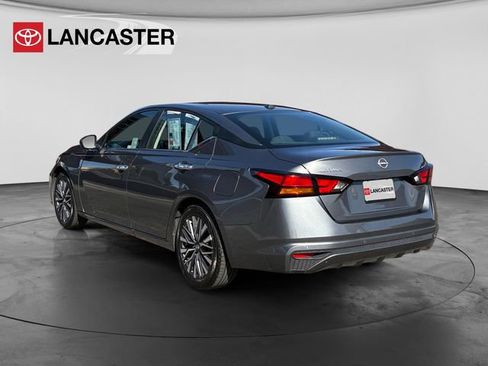 Used 2025 Nissan Altima 2.5 SV FWD image 5