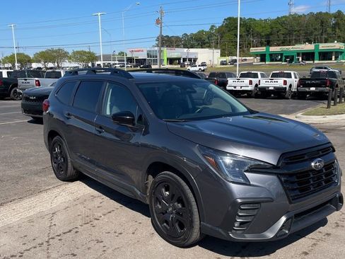 Used 2024 Subaru Ascent Onyx Edition image 4
