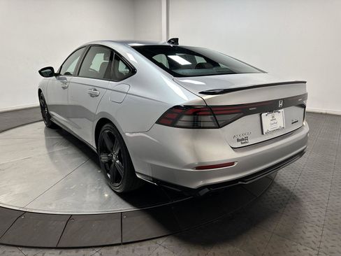 Used 2025 Honda Accord Sport image 9