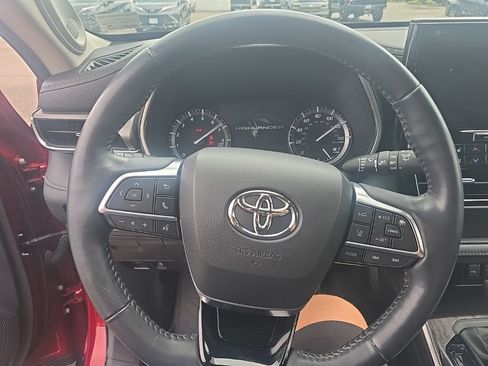 Used 2021 Toyota Highlander Limited AWD/4WD image 15