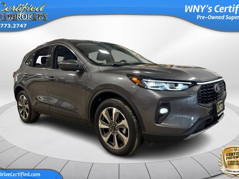 Used 2025 Ford Escape Platinum image 3