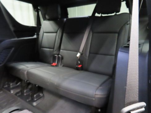 Used 2025 Chevrolet Tahoe High Country image 12