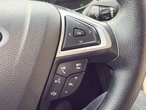 Used 2018 Ford Fusion SE image 11