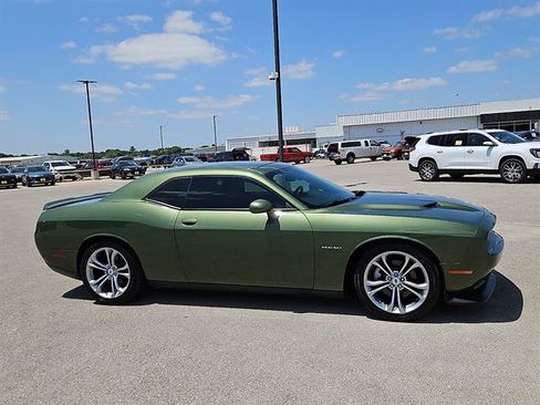 Used 2022 Dodge Challenger R/T RWD image 6