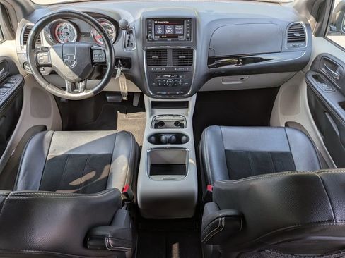 Used 2017 Dodge Grand Caravan SXT w/ Driver Convenience Group FWD image 25