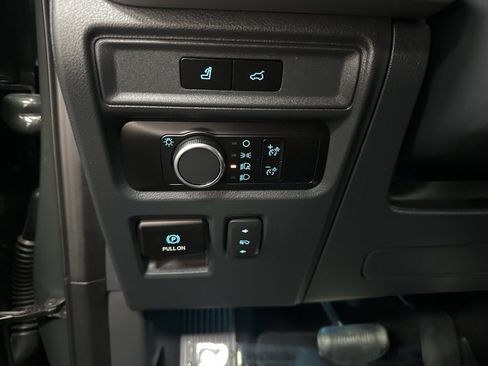 Used 2022 Ford Expedition Max XLT image 35