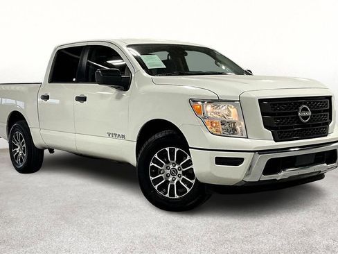 Used 2023 Nissan Titan SV image 1
