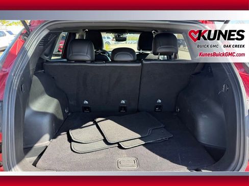 Used 2025 Jeep Compass Limited AWD/4WD image 3