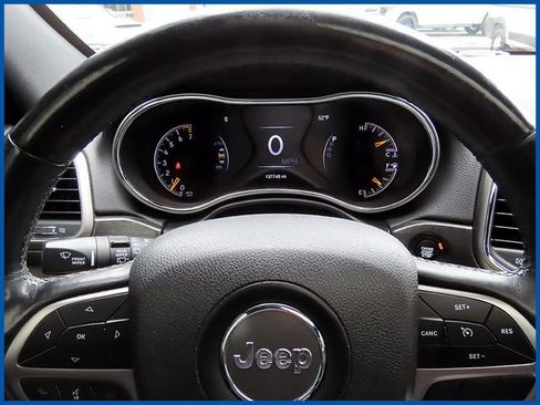 Used 2018 Jeep Grand Cherokee Altitude AWD/4WD image 14