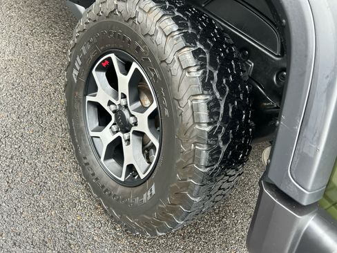 Used 2021 Jeep Wrangler Rubicon w/ Cold Weather Group image 17