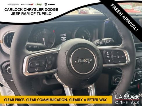 Used 2025 Jeep Wrangler Sahara w/ Safety Group image 20