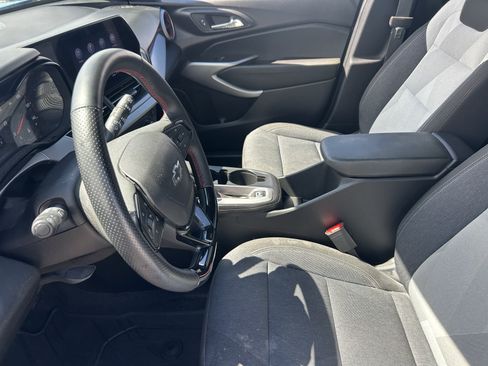 Used 2024 Chevrolet Trax RS FWD image 15