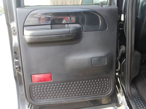 Used 2004 Ford F250 XL image 37