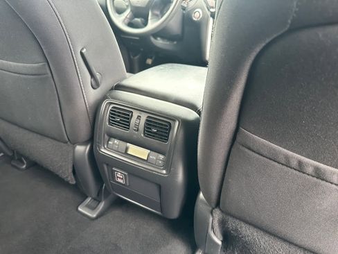 Used 2018 Nissan Pathfinder S AWD/4WD image 19