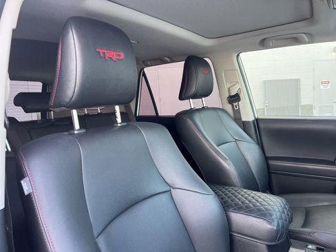 Used 2020 Toyota 4Runner TRD Off-Road Premium w/ Moonroof Package AWD/4WD image 23