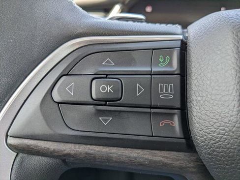 Certified 2024 Jeep Grand Cherokee Limited w/ Black Appearance Package image 25