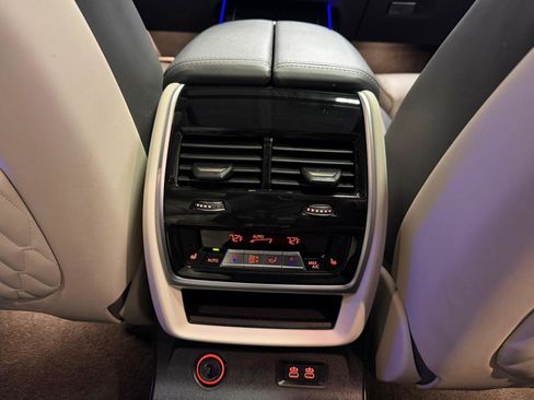 Used 2023 BMW X7 xDrive40i w/ Executive Package image 31
