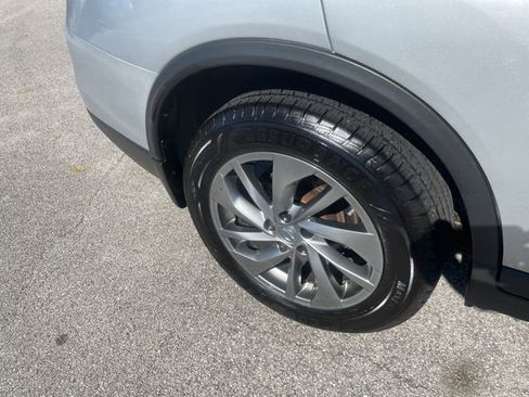 Used 2014 Nissan Rogue SL w/ SL Premium Package image 16
