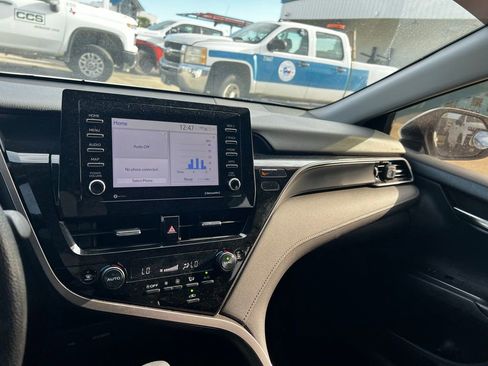 Used 2022 Toyota Camry LE image 11