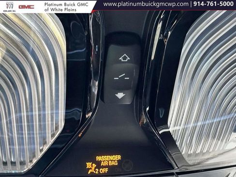 Used 2023 BMW X6 M image 33