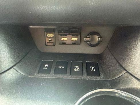 Used 2019 Toyota Highlander XLE AWD/4WD image 27