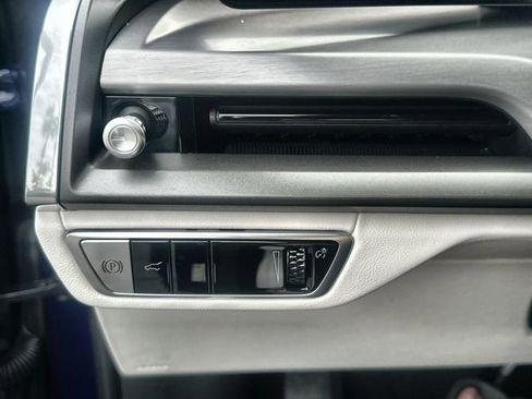 New 2026 Cadillac Vistiq Sport image 18