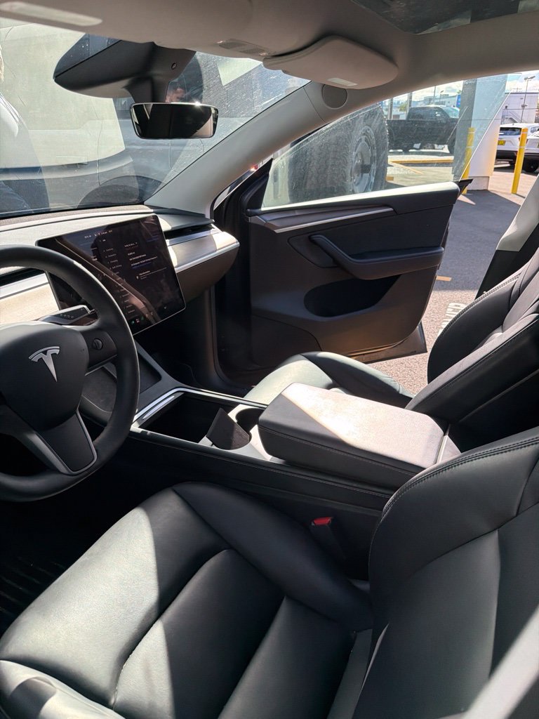 Used 2024 Tesla Model Y Performance AWD/4WD image 21