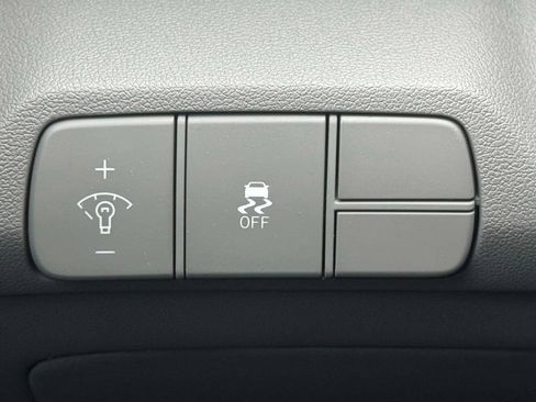 New 2026 Hyundai Elantra Sport FWD image 17