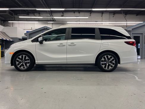 Used 2025 Honda Odyssey EX-L image 4