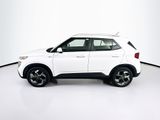 Used 2024 Hyundai Venue SEL image 4