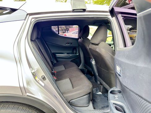 Used 2019 Toyota C-HR XLE image 11