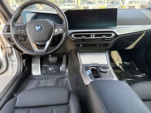 Used 2023 BMW i4 eDrive35 RWD image 15