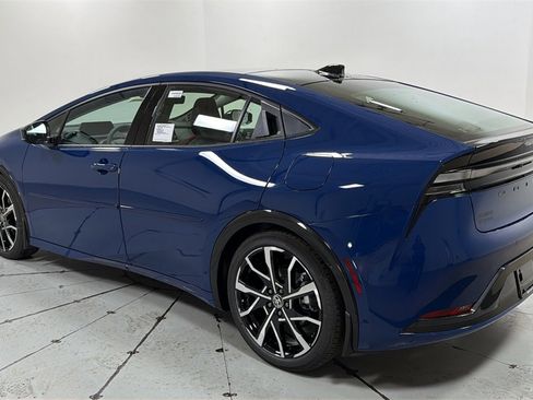 New 2026 Toyota Prius Plug-In Hybrid image 7