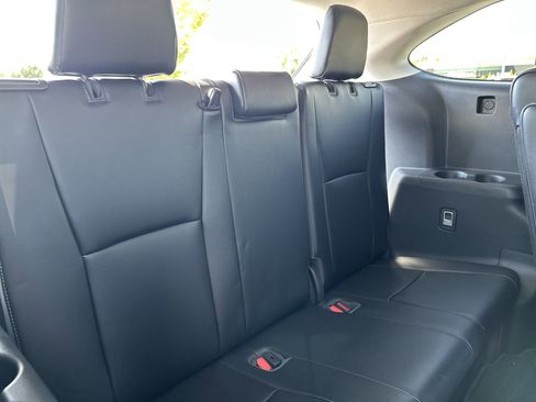 Certified 2022 Toyota Highlander Platinum image 29