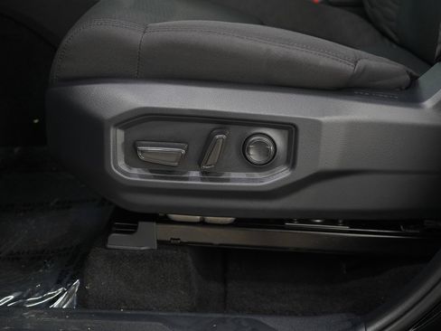 Used 2026 Toyota Tundra SR5 w/ SR5 Convenience Package AWD/4WD image 23