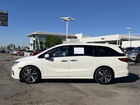 Certified 2019 Honda Odyssey Elite image 2
