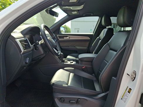 Used 2022 Volkswagen Atlas Cross Sport SE AWD/4WD image 13