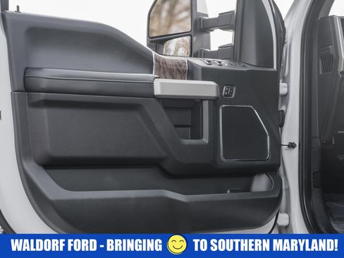 Certified 2019 Ford F250 Lariat w/ Lariat Value Package image 40