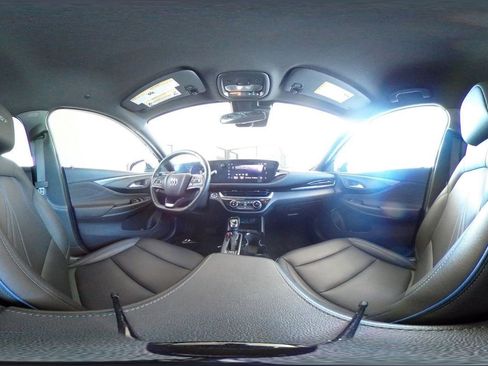 Used 2025 Buick Envista Sport Touring image 41