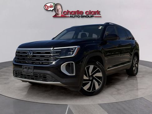Used 2024 Volkswagen Atlas SEL AWD/4WD image 1