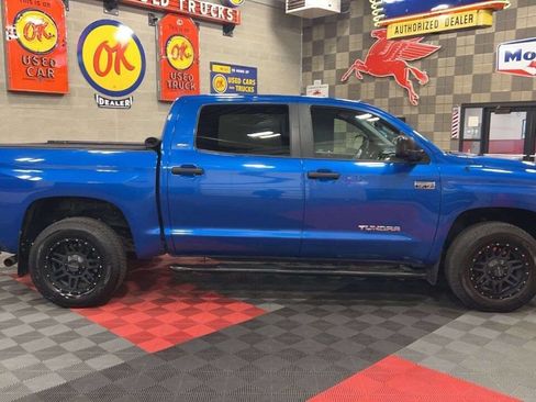 Used 2016 Toyota Tundra SR5 w/ SR5 Upgrade Package AWD/4WD image 3