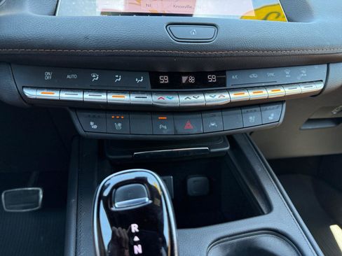 Used 2023 Cadillac XT4 Sport FWD image 32