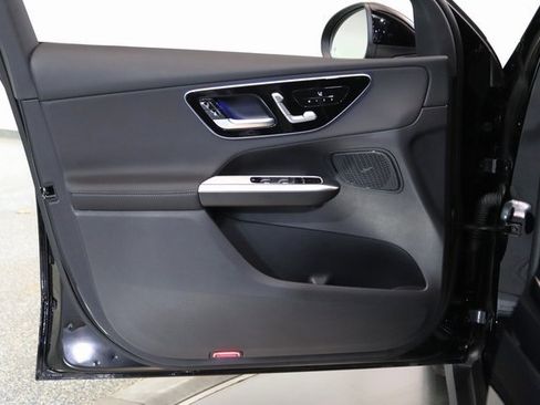 Certified 2025 Mercedes-Benz GLC 300 4MATIC image 17