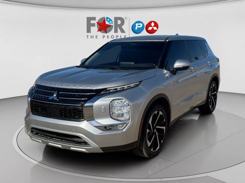 Used 2022 Mitsubishi Outlander SE image 9