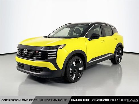 New 2025 Nissan Kicks SR image 1