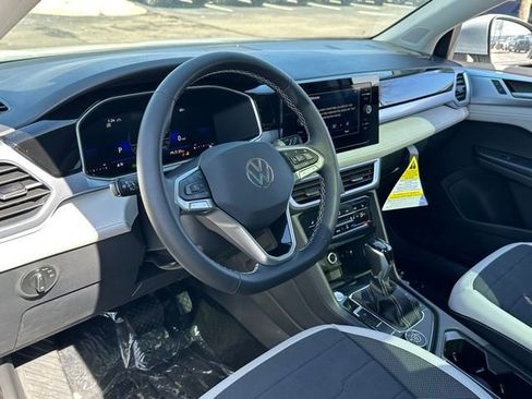 New 2026 Volkswagen Taos SE image 33