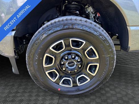 Used 2026 Ford F250 Platinum image 14
