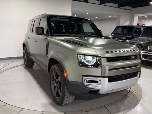 Used 2022 Land Rover Defender 110 S image 8