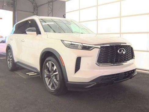 Used 2023 INFINITI QX60 Luxe w/ Vision Package AWD/4WD image 4